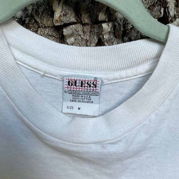 Authentic 90s Guess Jeans Single Stitch Spell Out Logo Tee Shirt Size Medium - Picture 2 of 8